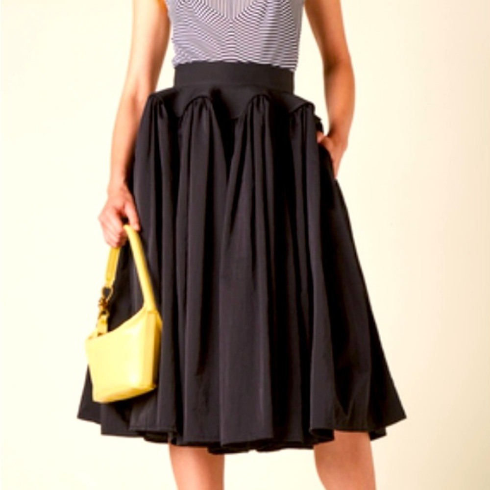 Bottega Veneta 
Tech Nylon Midi Skirt
